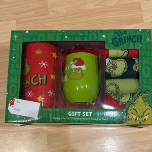The Grinch Holiday Gift Set - Red & Green